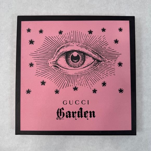 GUCCI Garden Collection Silk Scarf in Box - Picture 5 of 9